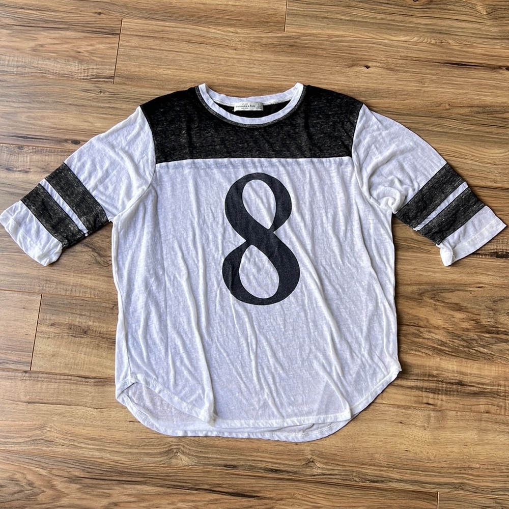 A&F 8 baseball tee